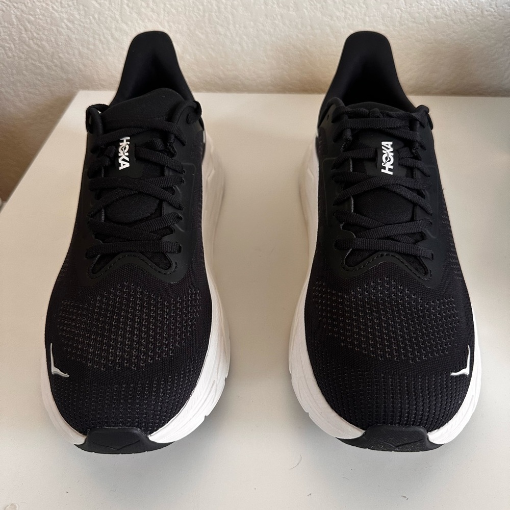 HOKA Arahi 7 Running Shoes